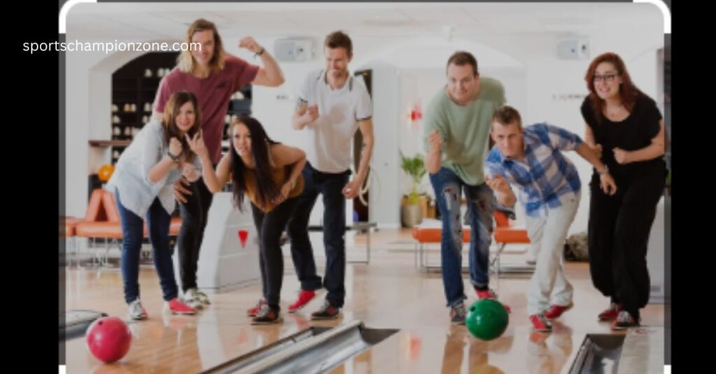 How many people can bowl in one lane